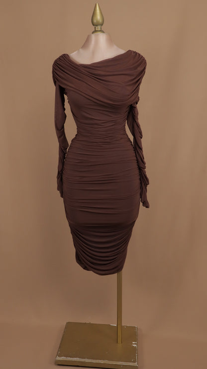 Vestido midi al hombro pegadito con manga larga