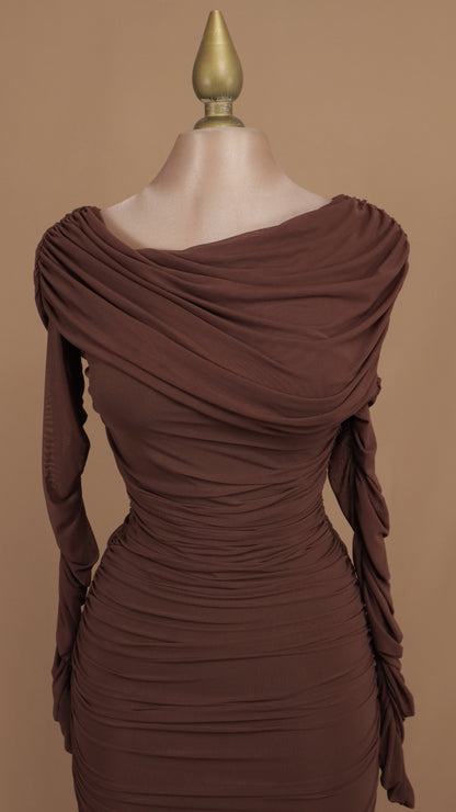 Vestido midi al hombro pegadito con manga larga