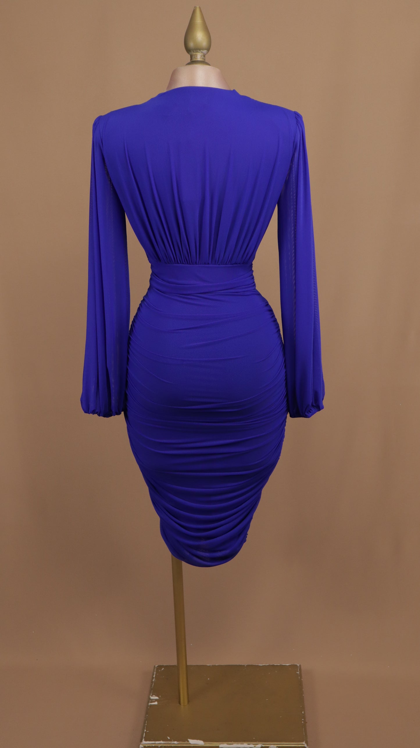 Vestido midi manga larga con escote en V