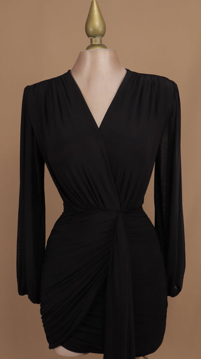 Vestido corto manga larga con escote en V y fresco