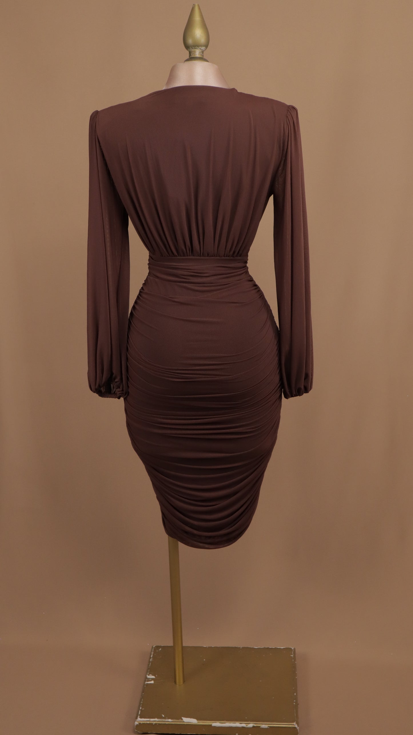 Vestido midi manga larga con escote en V