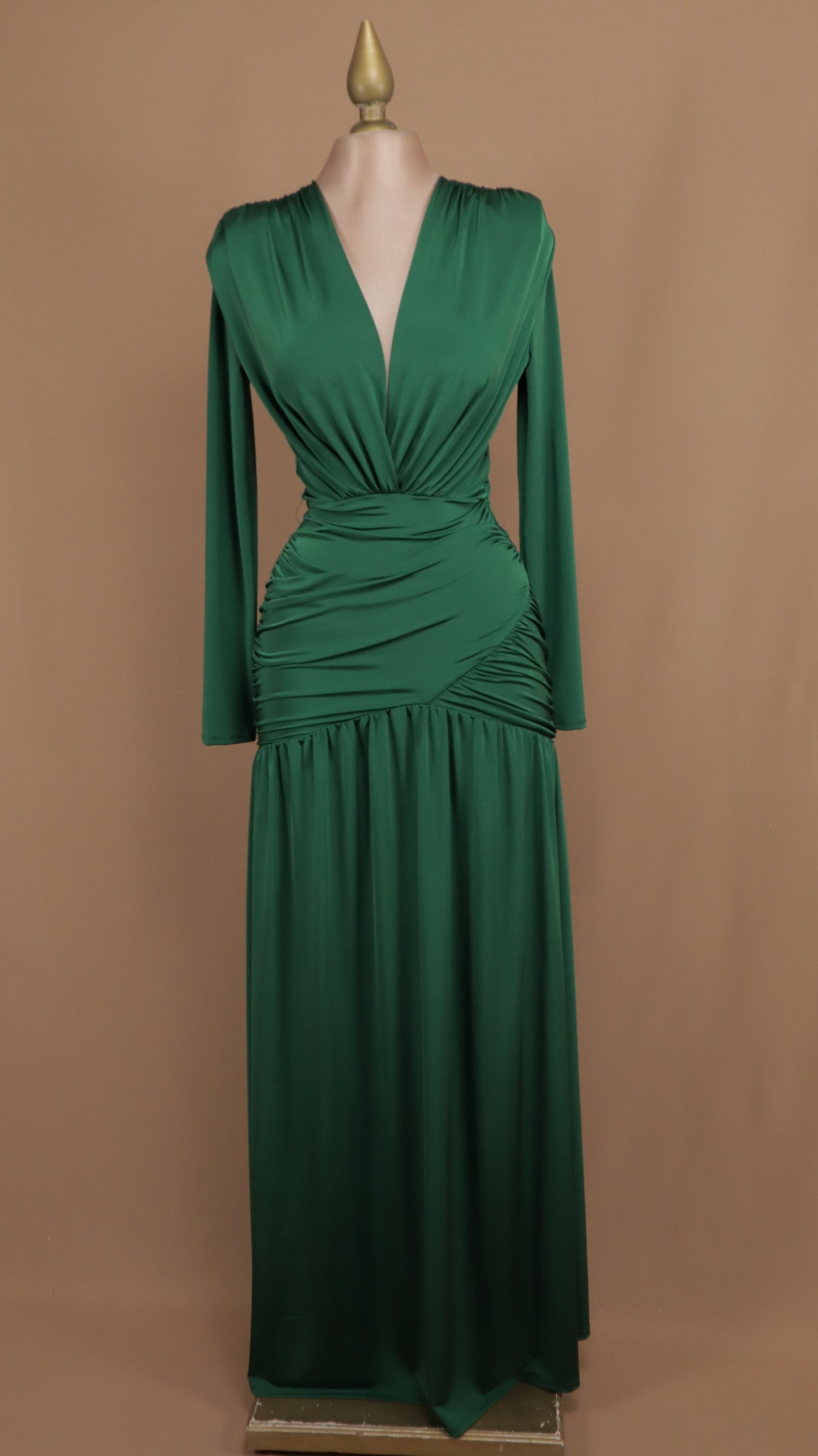 Vestido largo de licra manga larga escote en V