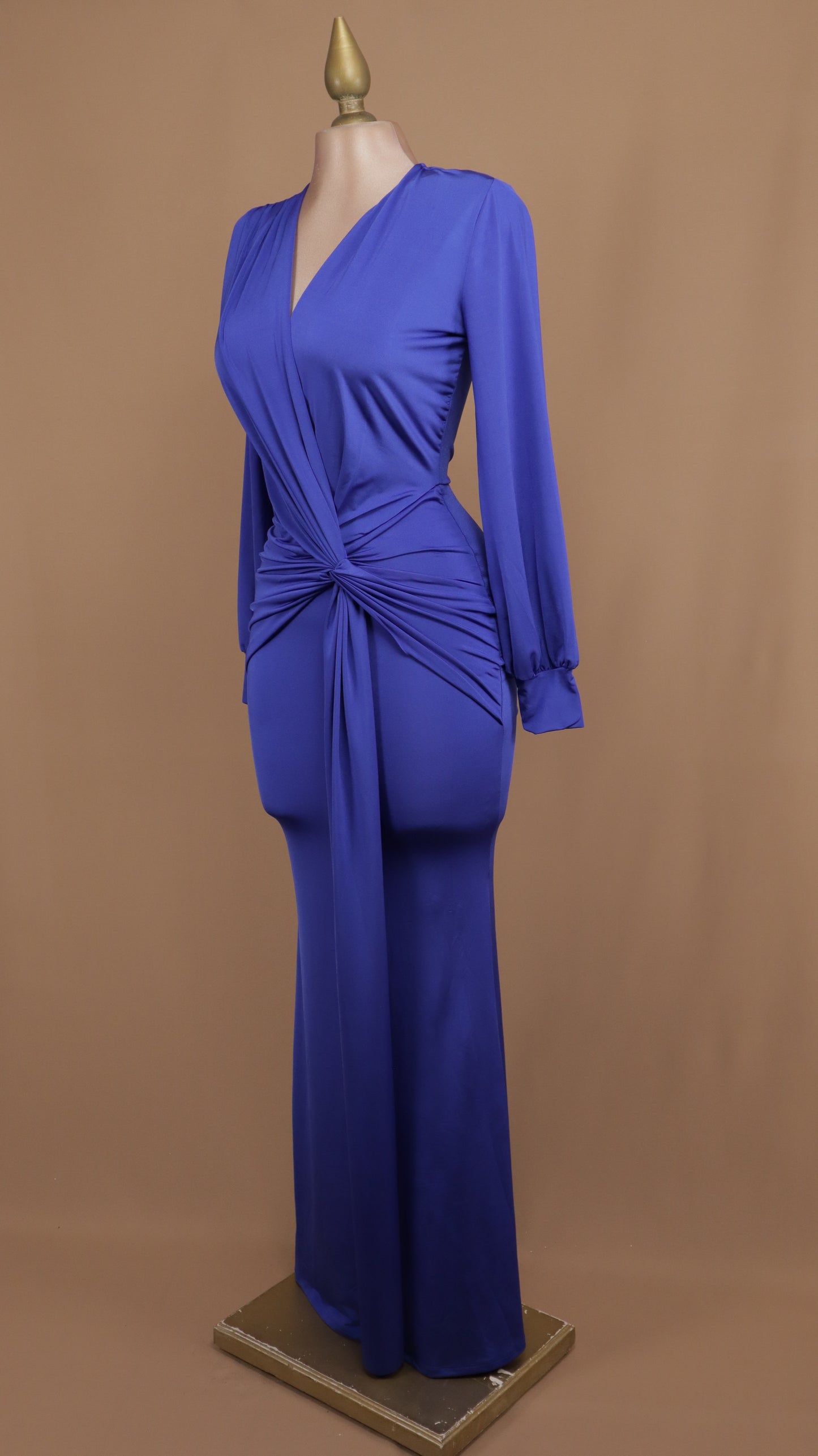 Vestido largo manga larga con nudo en cintura