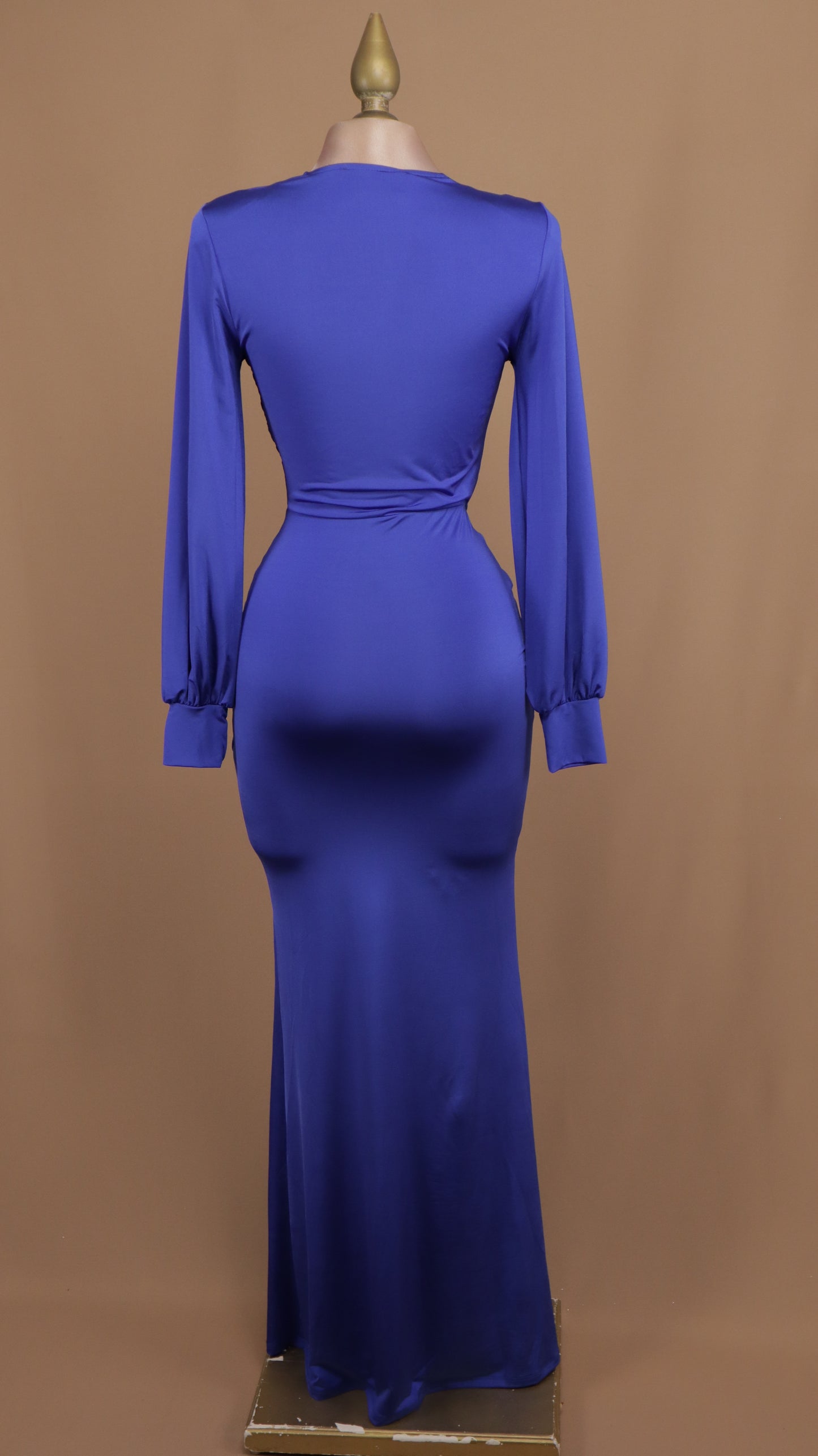 Vestido largo manga larga con nudo en cintura