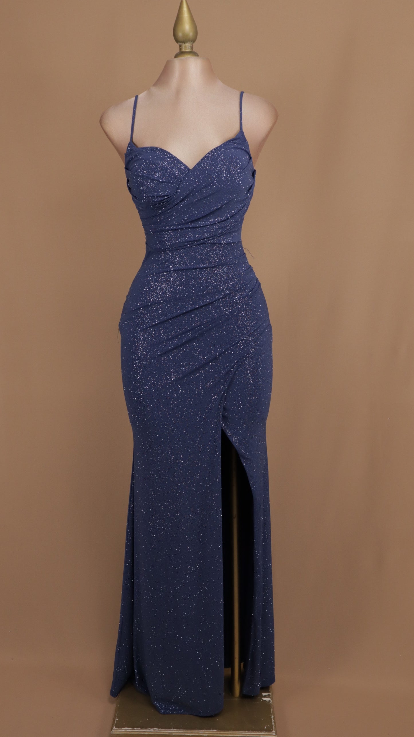 Vestido largo escote en V y destellos