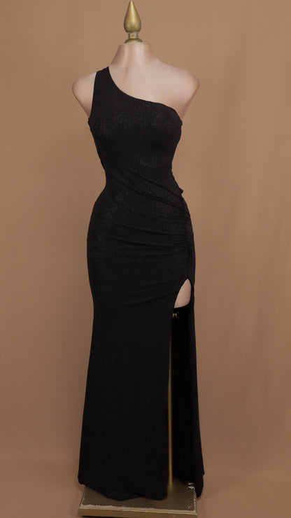 Vestido largo asimétrico con escote en la espalda y destellos