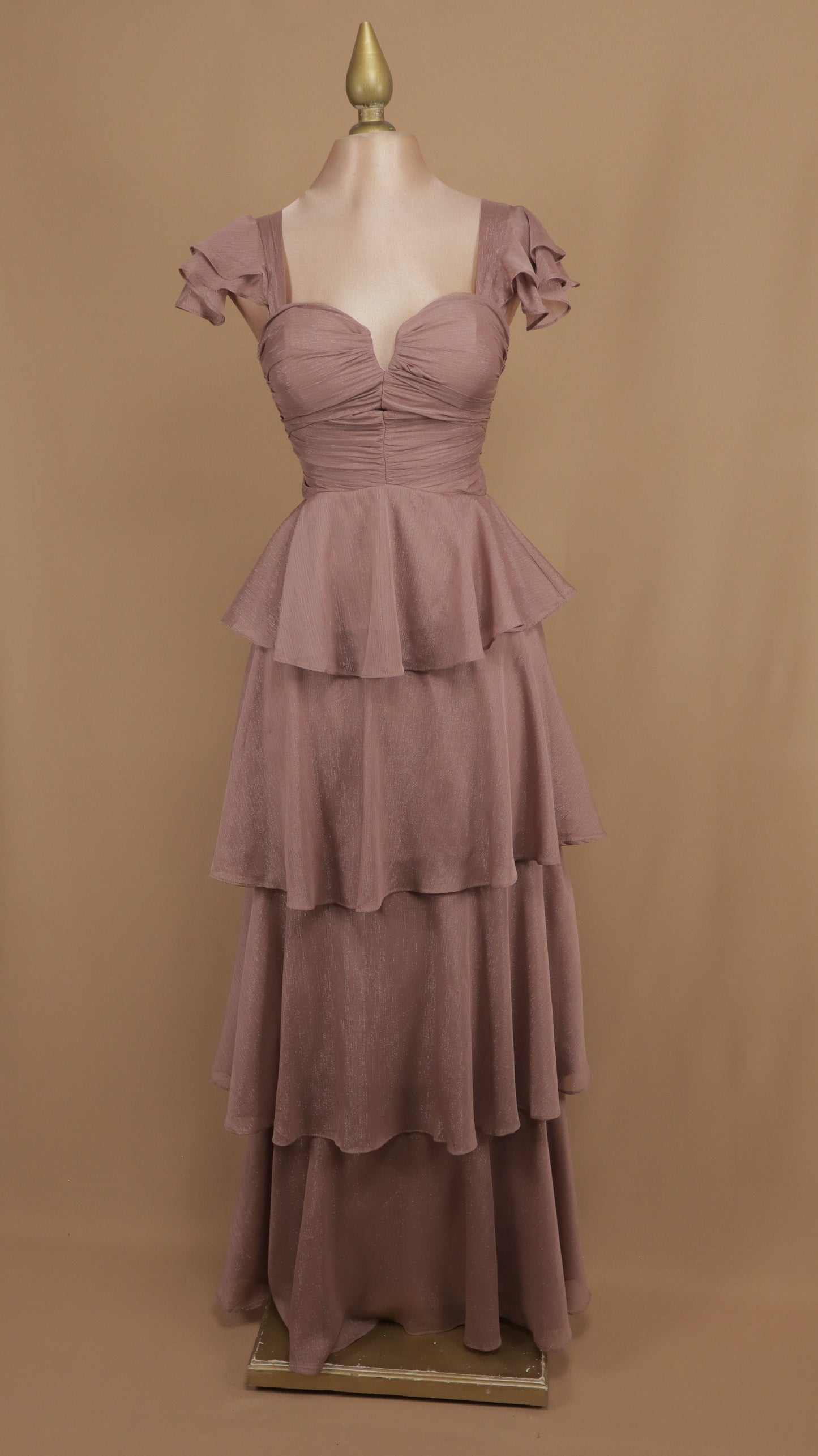 Vestido largo con olanes en falda y corset