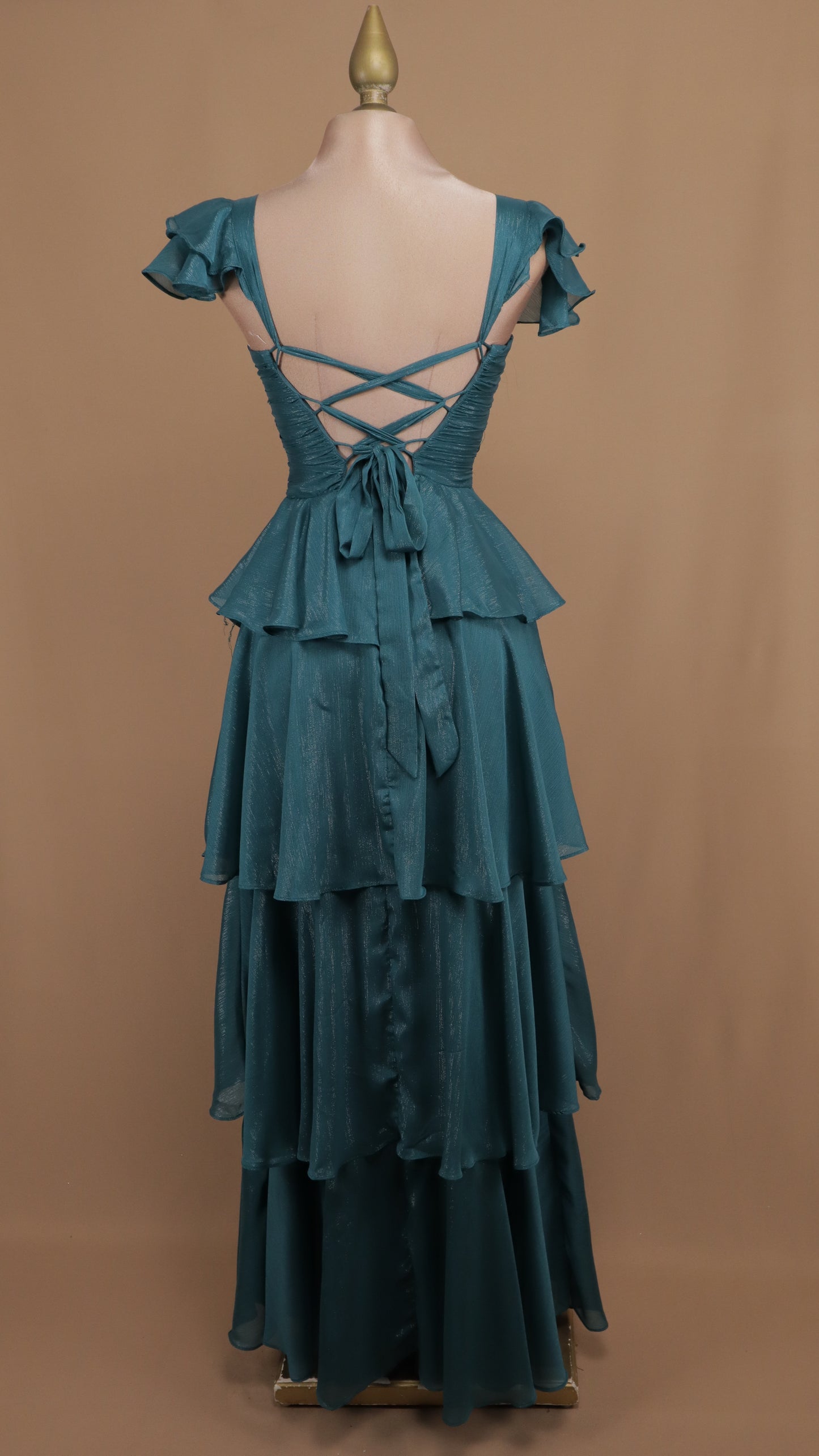 Vestido largo con olanes en falda y corset