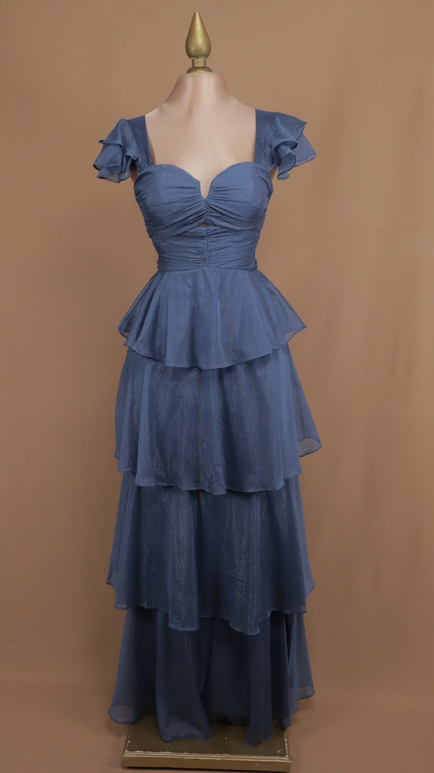 Vestido largo con olanes en falda y corset