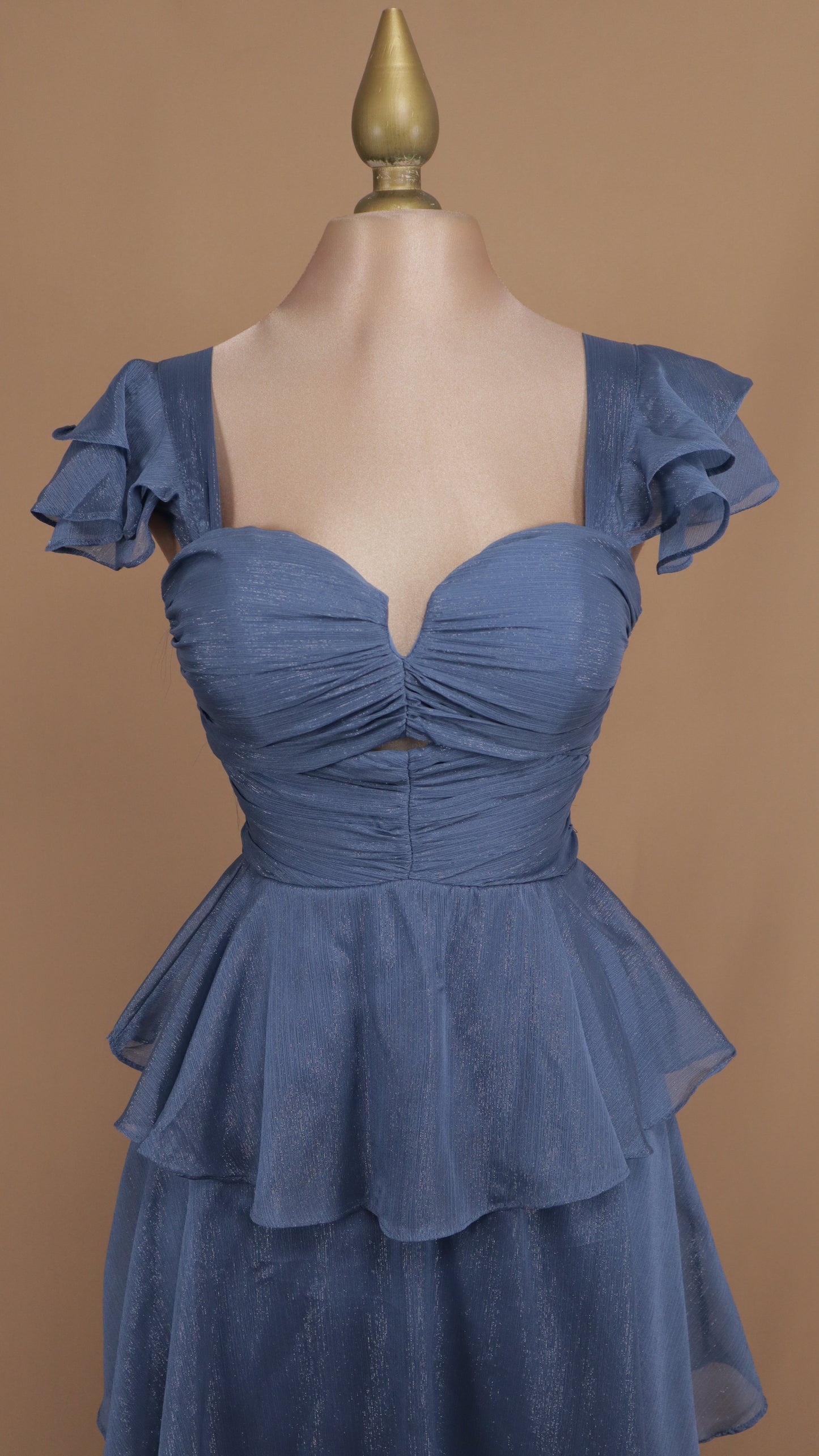 Vestido largo con olanes en falda y corset