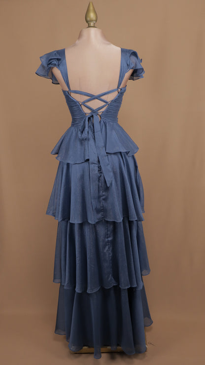 Vestido largo con olanes en falda y corset