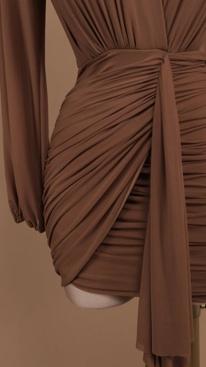 Vestido corto manga larga con escote en V y fresco