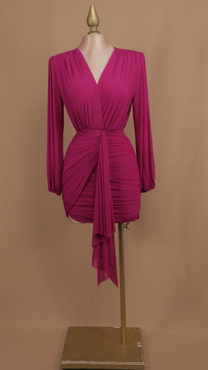 Vestido corto manga larga con escote en V y fresco