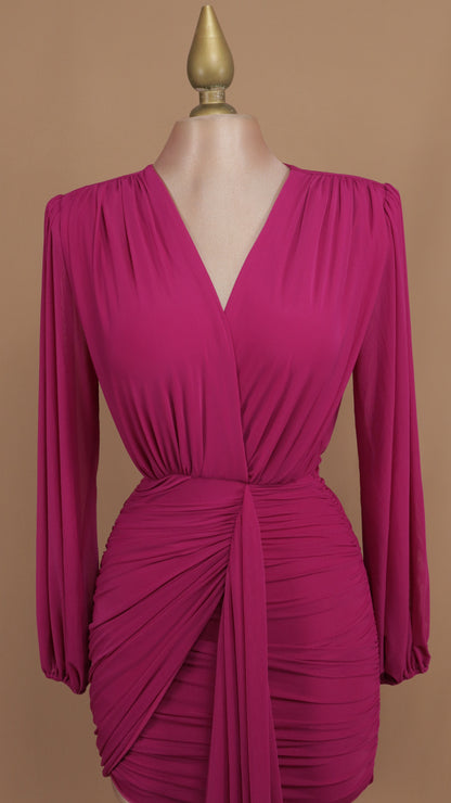 Vestido corto manga larga con escote en V y fresco