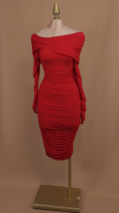 Vestido midi al hombro pegadito con manga larga