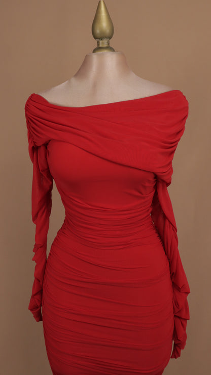 Vestido midi al hombro pegadito con manga larga