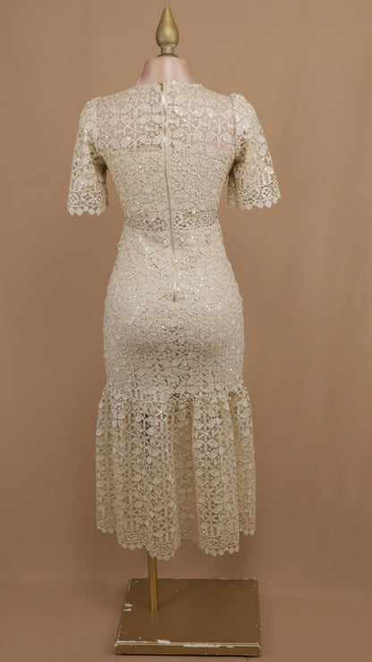 Vestido midi con encaje y manga