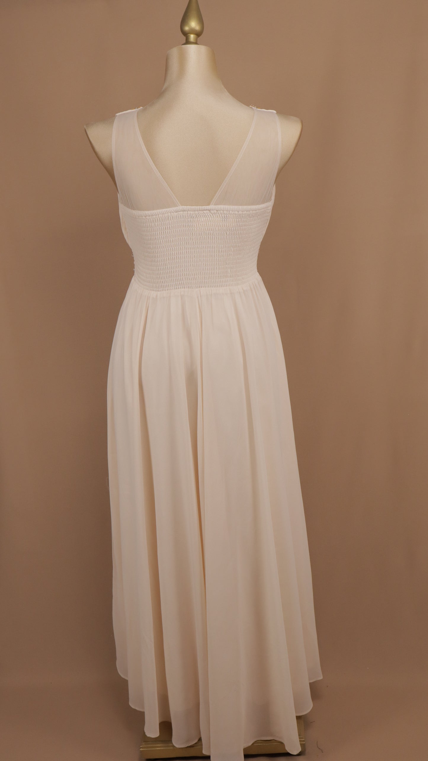 Vestido plus size con aplicación en cintura