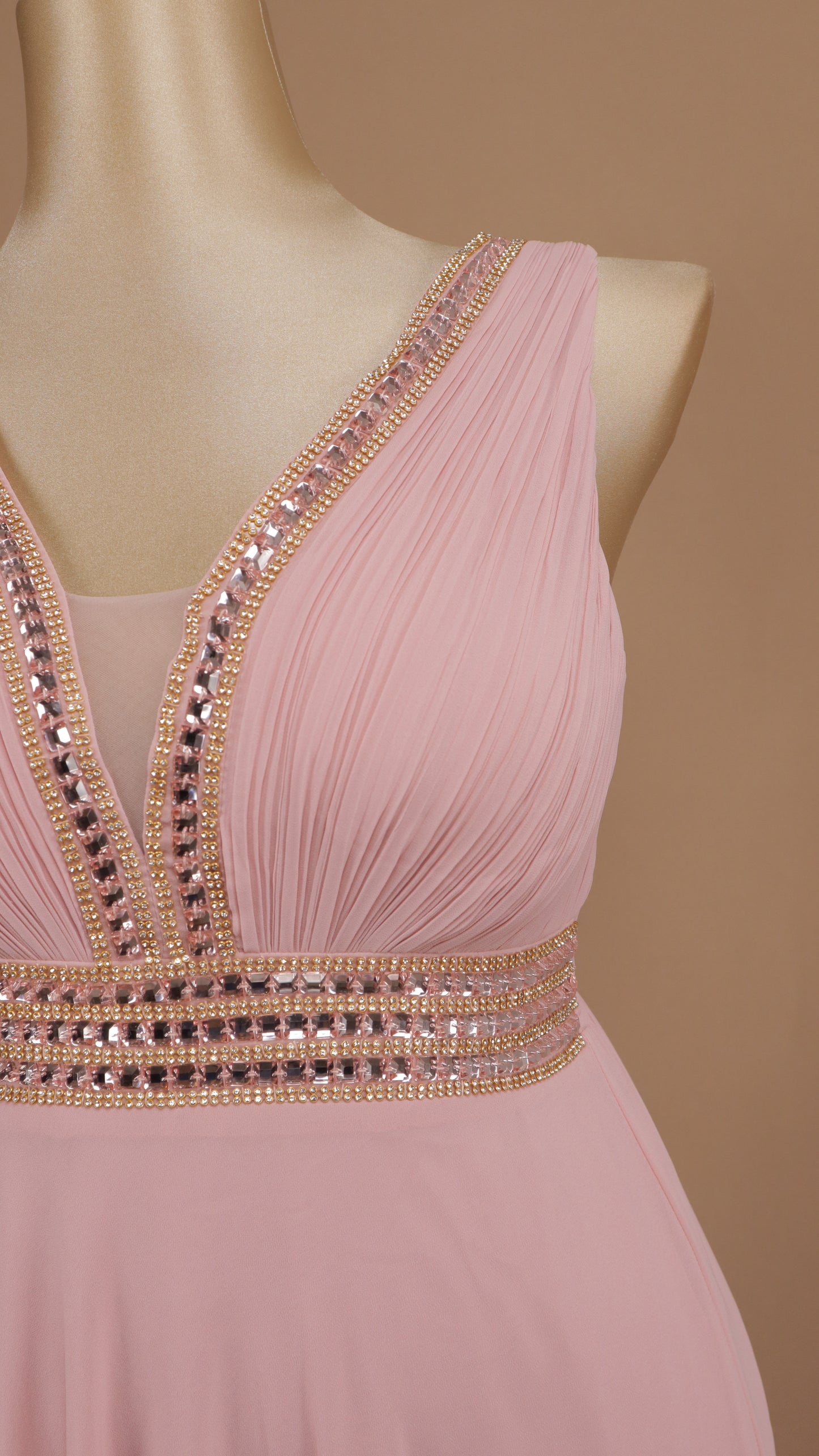 Vestido plus size con aplicación en cintura