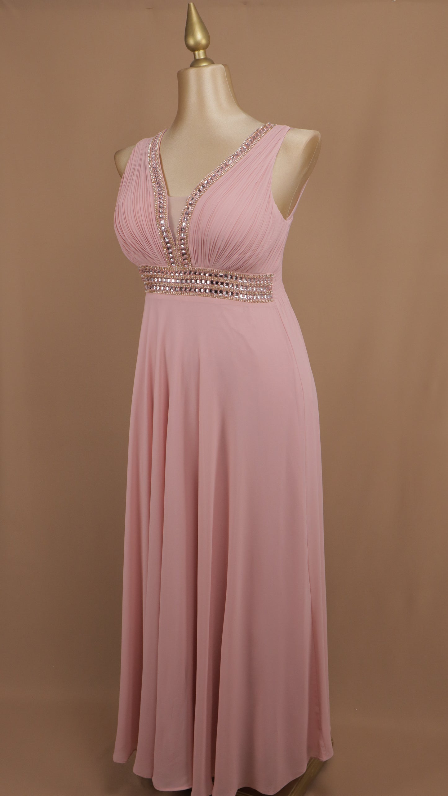 Vestido plus size con aplicación en cintura