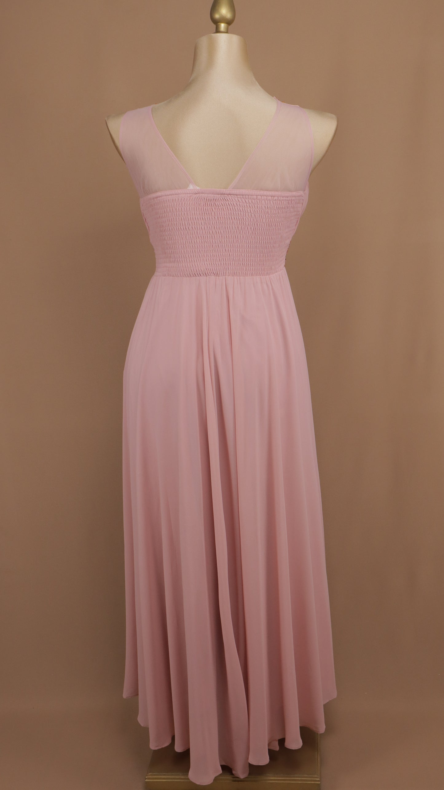 Vestido plus size con aplicación en cintura