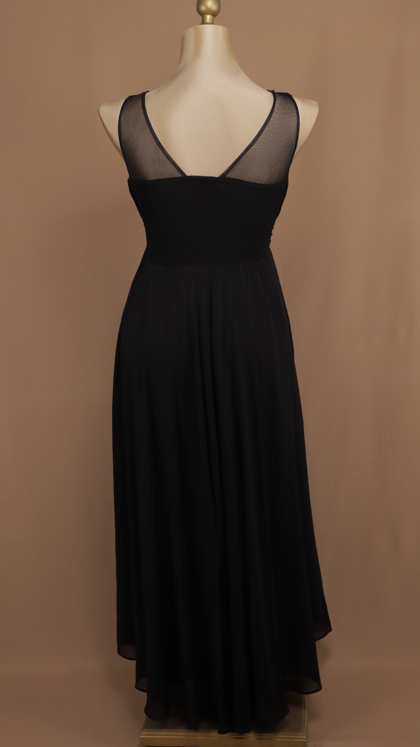 Vestido plus size con aplicación en cintura