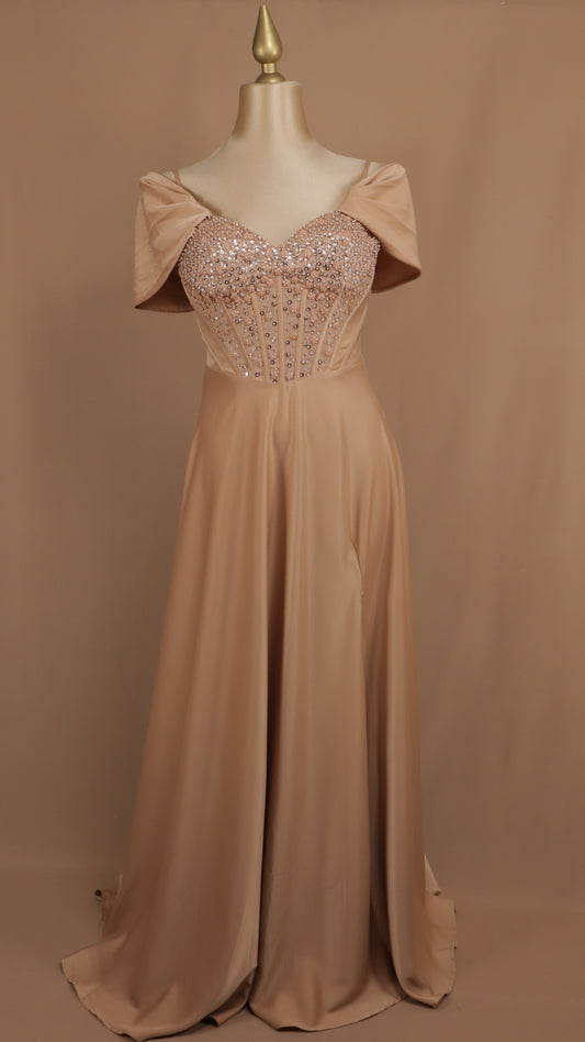 Vestido largo talla extra al hombro con aplicación