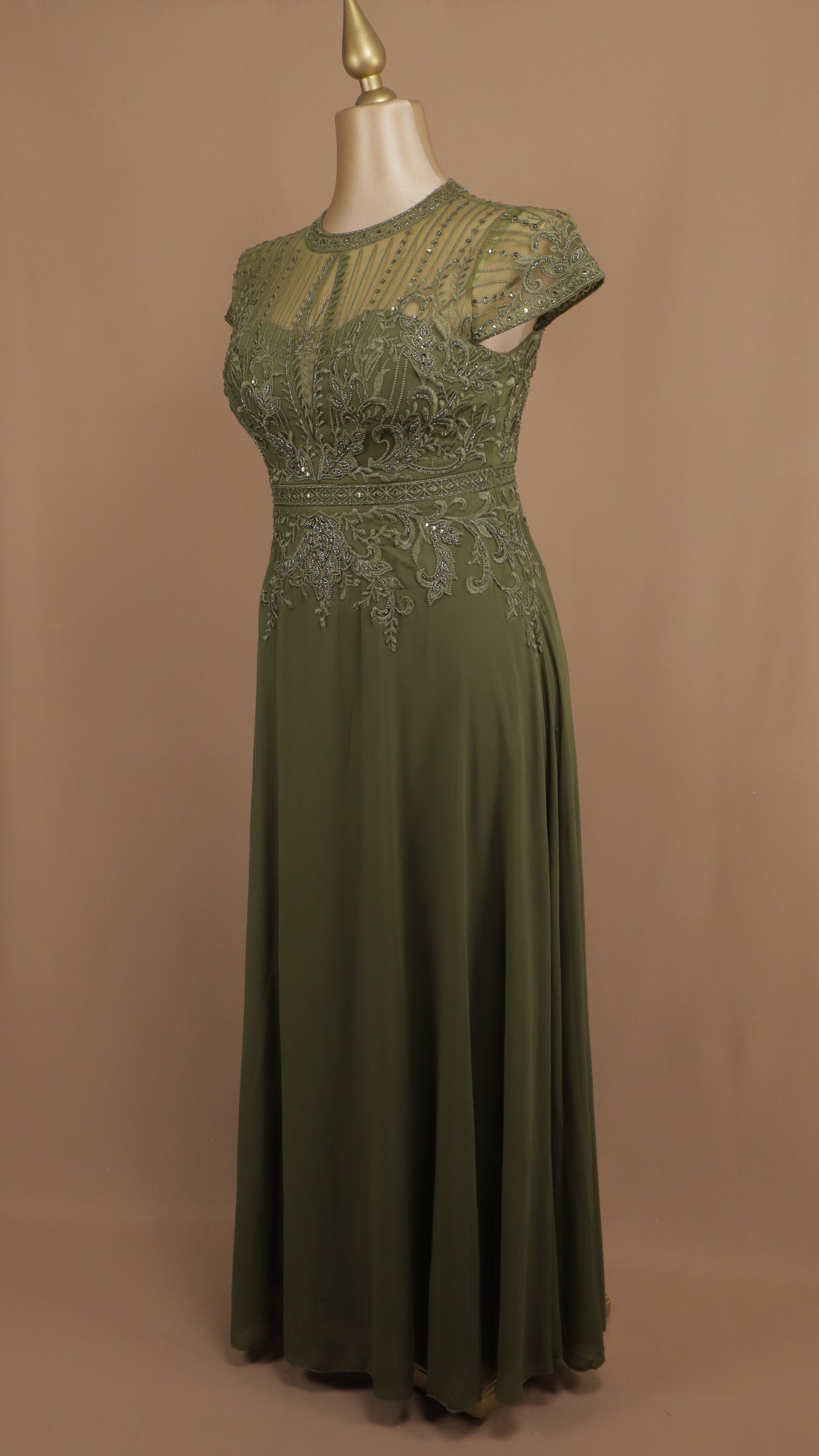 Vestido largo plus size con aplicación y manga 3/4