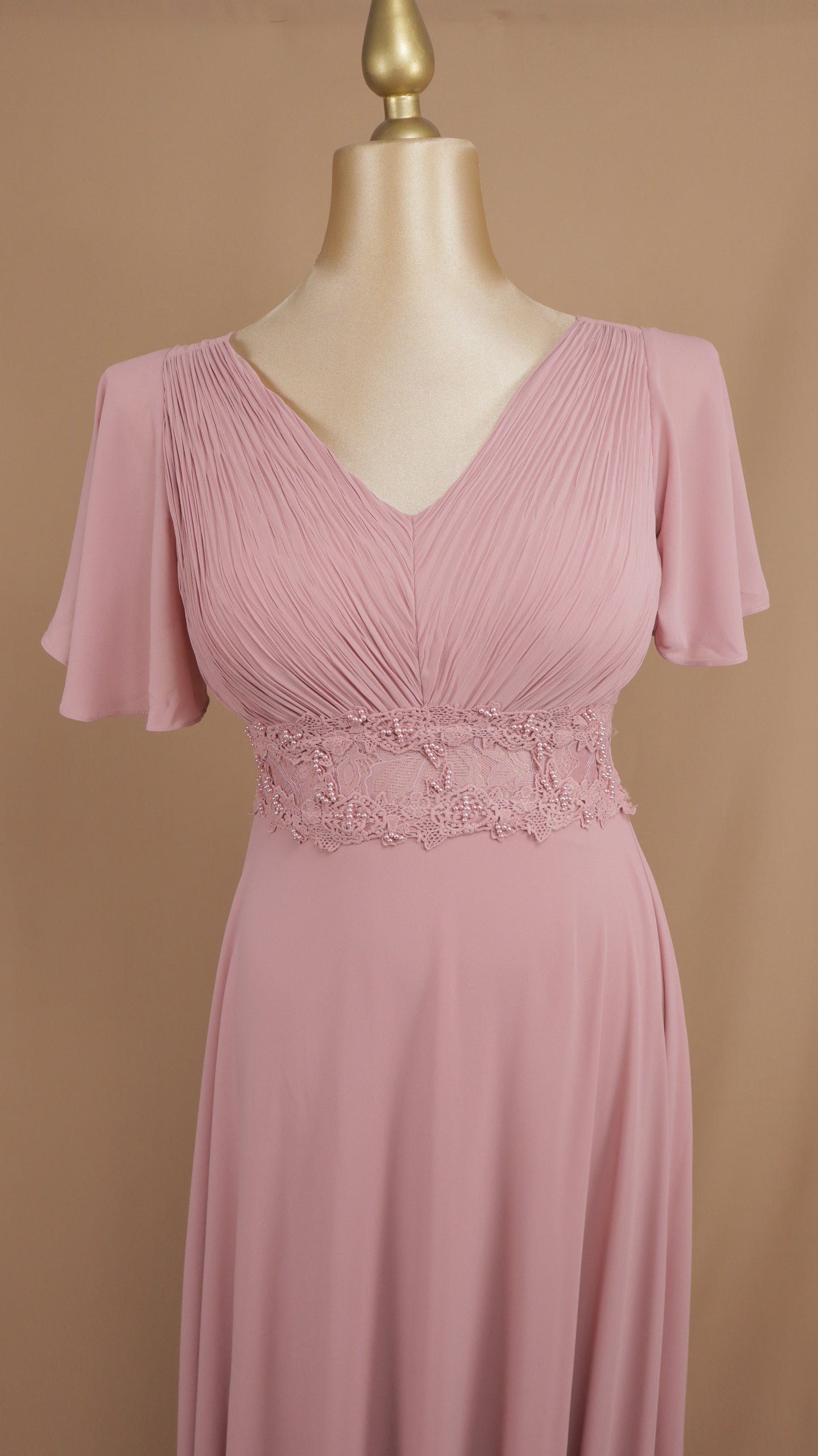 Vestido largo talla extra con aplicación en cintura