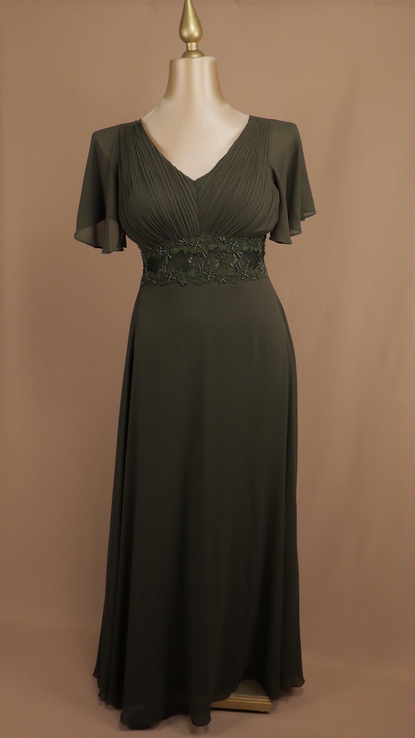 Vestido largo talla extra con aplicación en cintura