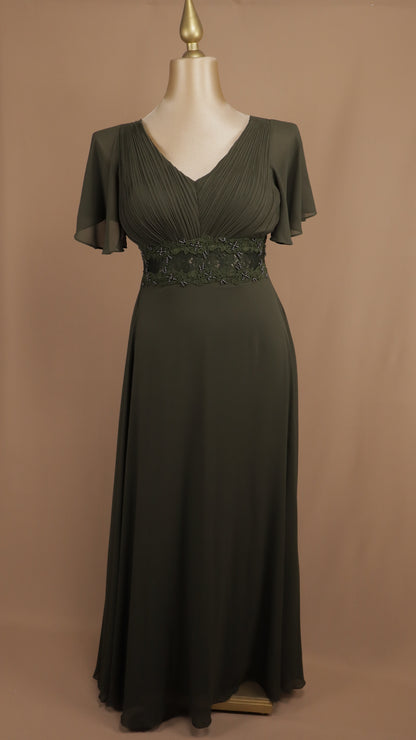 Vestido largo talla extra con aplicación en cintura