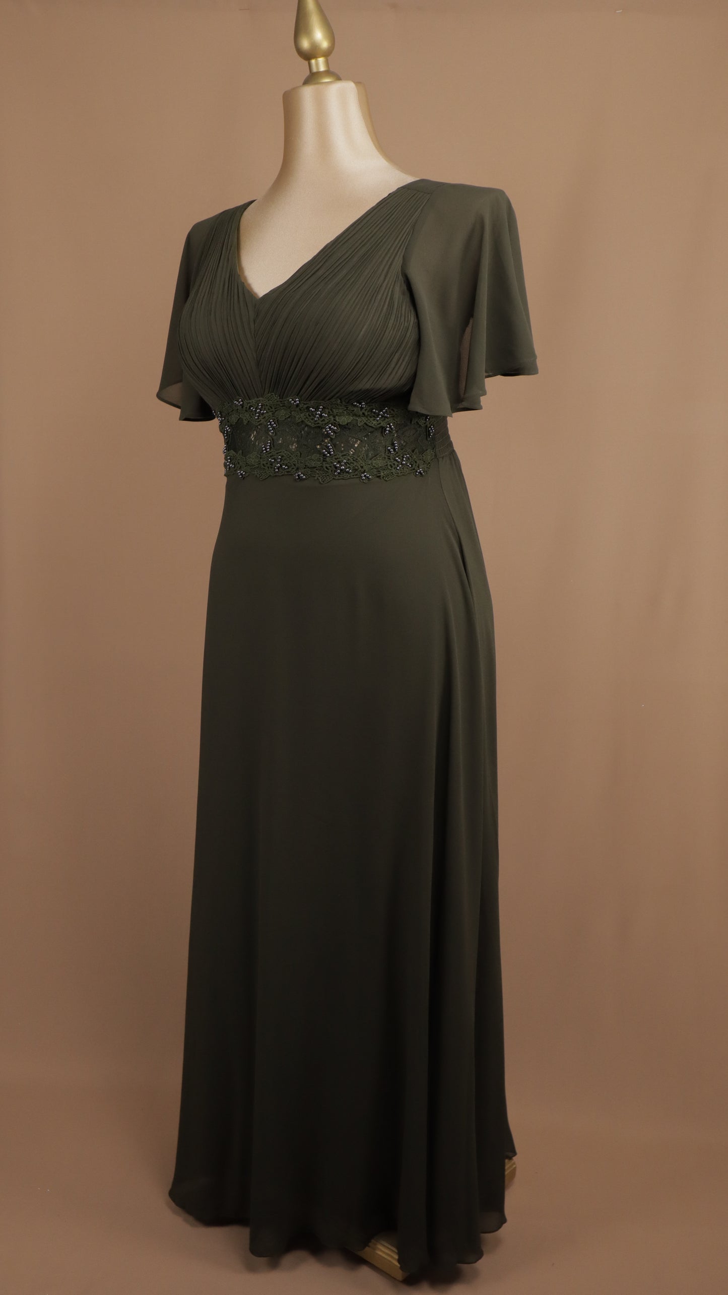 Vestido largo talla extra con aplicación en cintura