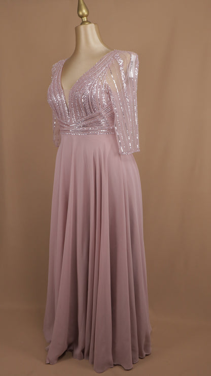 Vestido talla extra con manga larga y aplicación