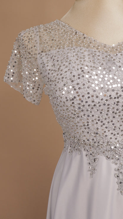 Vestido largo talla extra con aplicación y manga corta