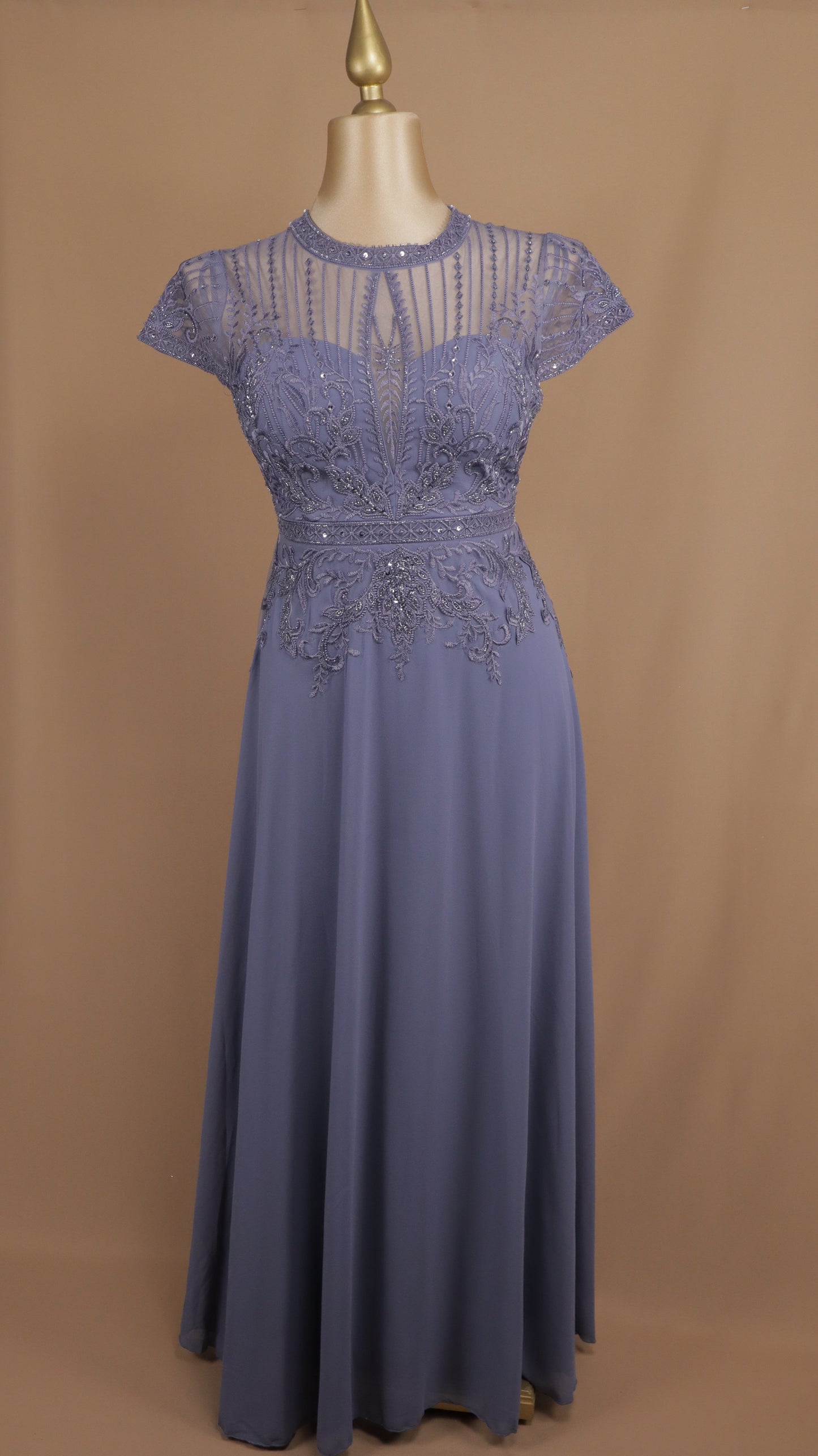 Vestido largo plus size con aplicación y manga 3/4