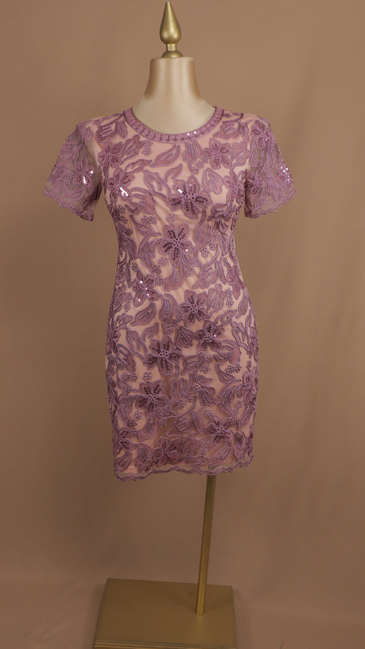 Vestido corto talla extra con bordado