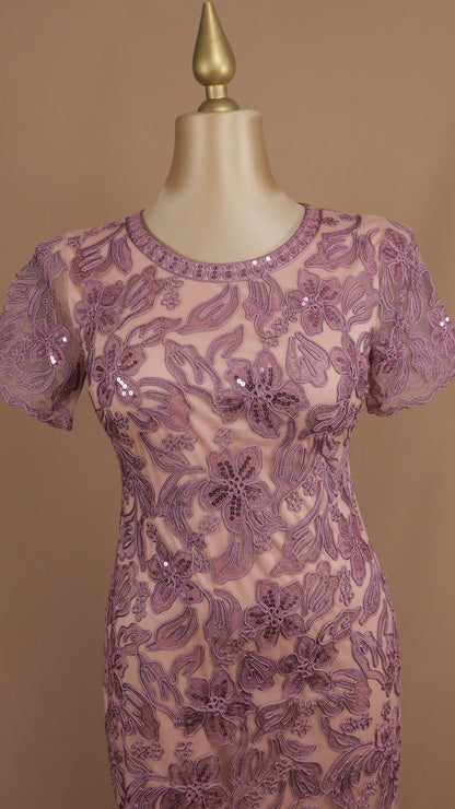 Vestido corto talla extra con bordado