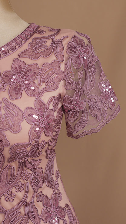 Vestido corto talla extra con bordado