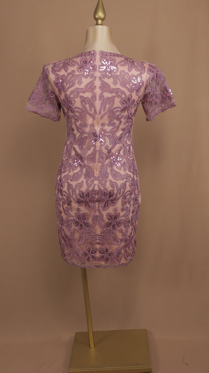 Vestido corto talla extra con bordado