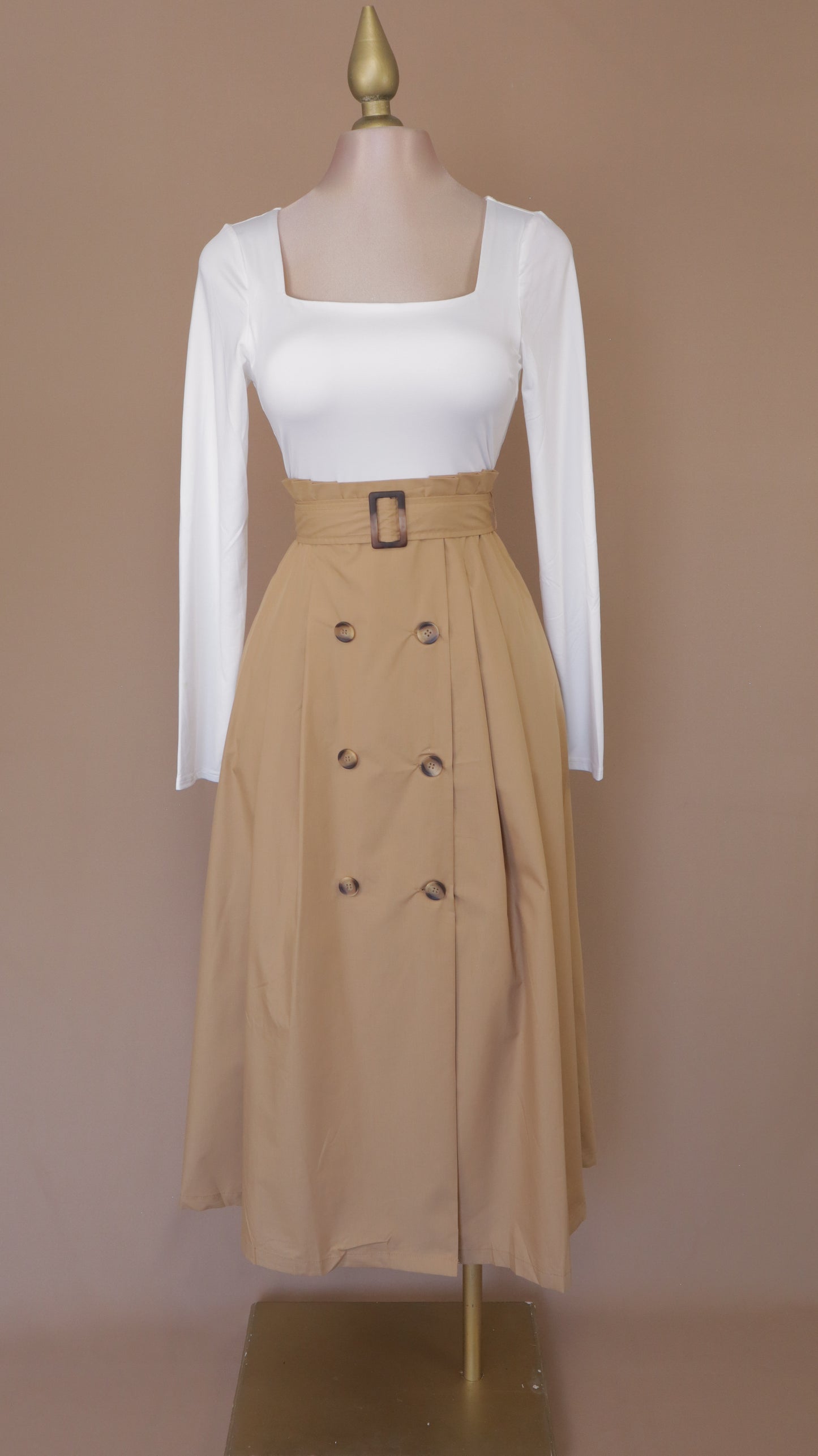 VESTIDO MAXI CON CINTURON Y FALDA CIRCULAR