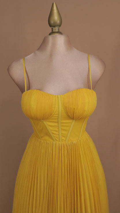 Vestido maxi de tull en línea A con copa y corset