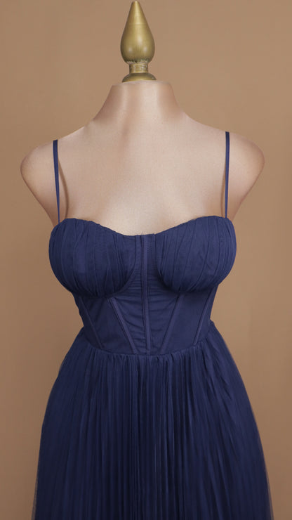 Vestido maxi de tull en línea A con copa y corset