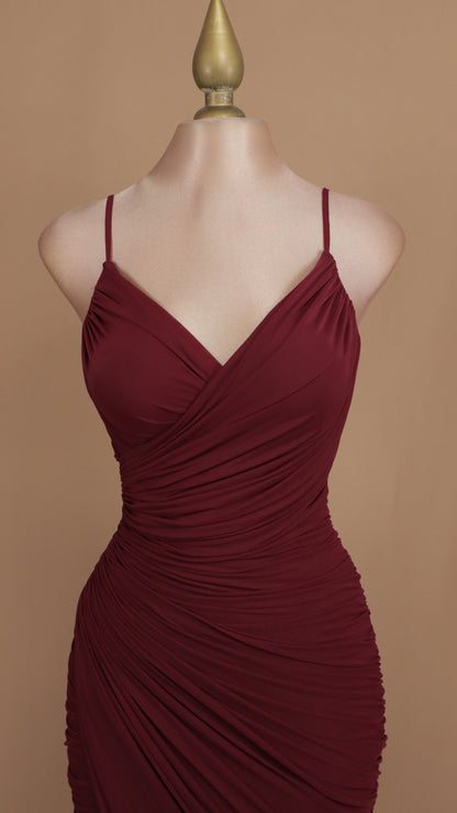 Vestido midi ajustado de tirante y escote en V