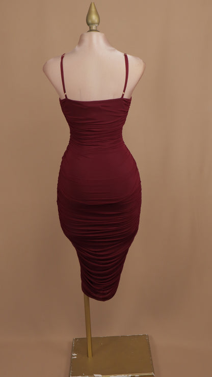 Vestido midi ajustado de tirante y escote en V