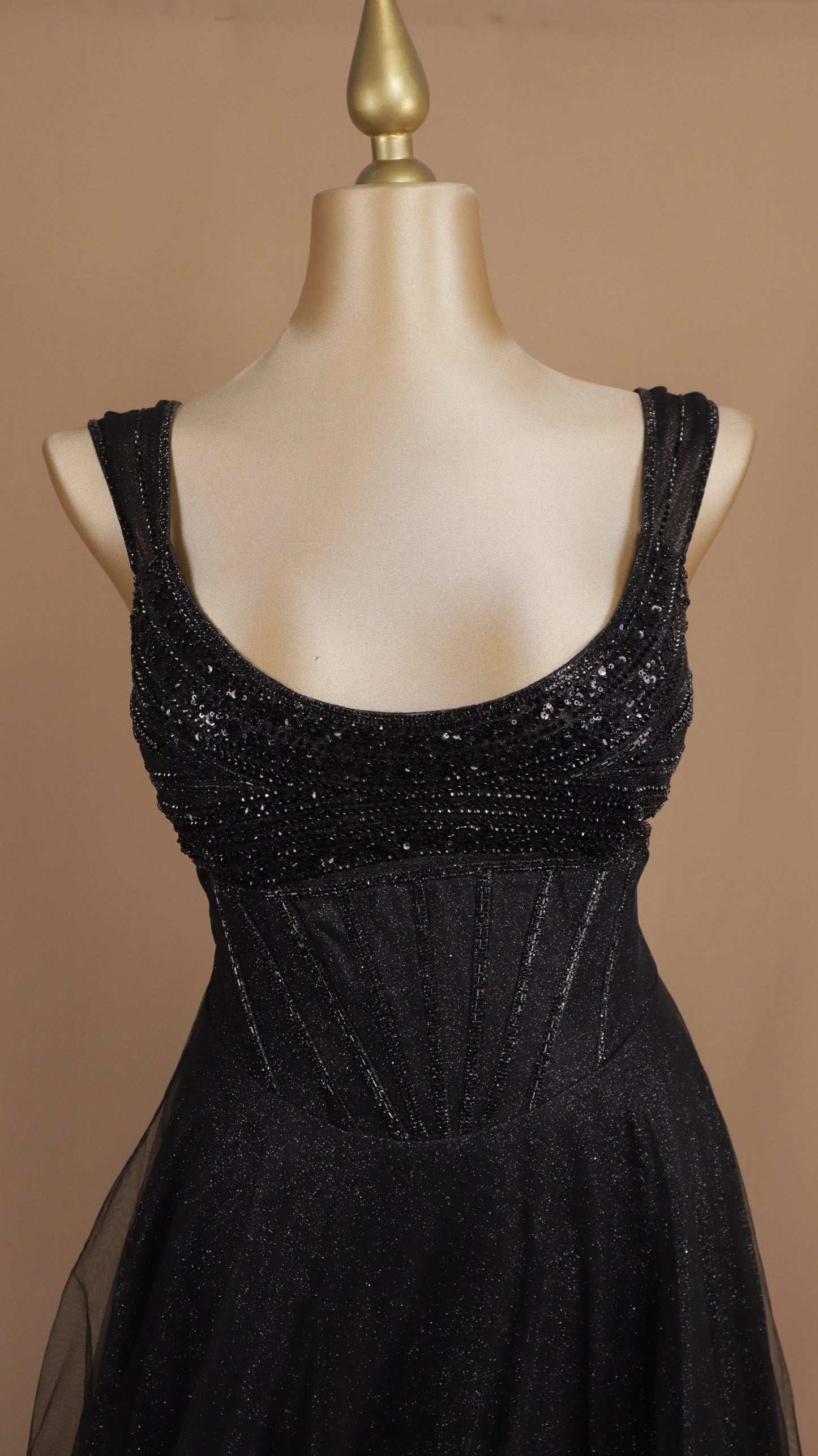 Vestido talla extra con aplicación y destellos