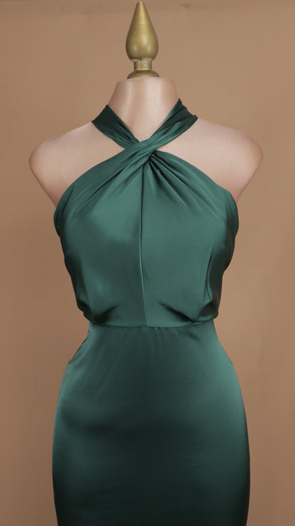 Vestido largo satinado cuello halter
