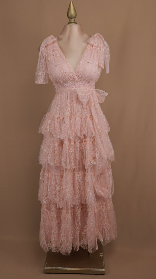 Vestido largo de tul con perlas y bordado