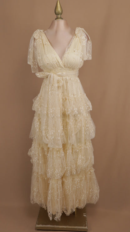 Vestido largo de tul con perlas y bordado