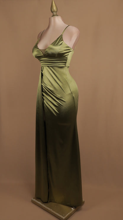 Vestido largo escote en V de tirantes con estola