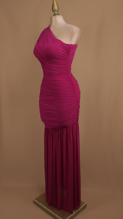 Vestido largo asimétrico y corrugado